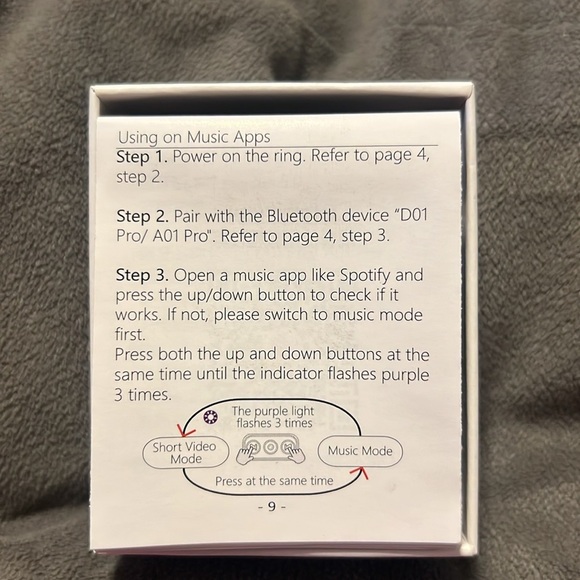 NIB 2-in-1 Remote Scroller Ring with Phone Holder - Picture 6 of 14